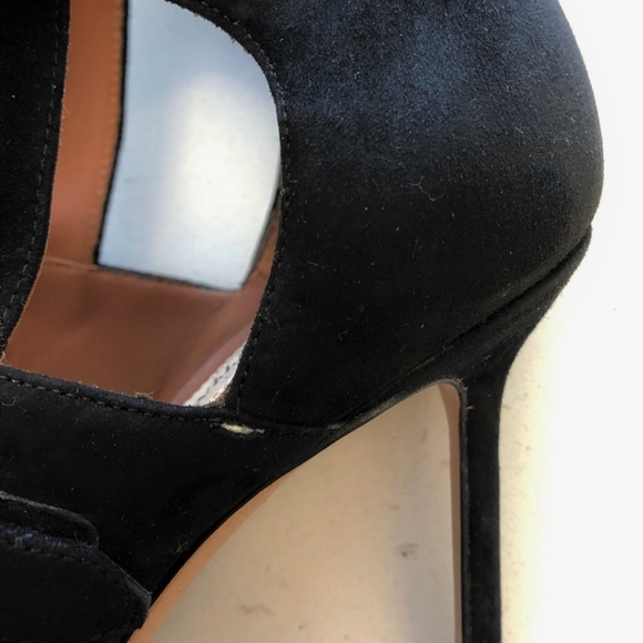 Valentino Hitch On Pump Black Cutout Suede - Picture 8 of 8